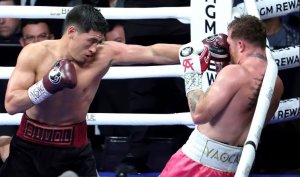 Лучшие моменты боя Дмитрия Бивола против Сауля Альвареса