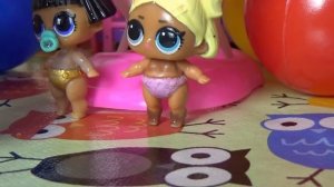 СБЕЖАЛИ ОТ ВОСПИТАТЕЛЬНИЦЫ! и получили подарок вредные малыши лол сюрприз в детском садике мультик