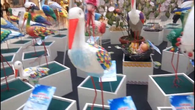 Аисты добра. Садовые фигуры аиста Благотворительная ярмарка смотреть онлайн