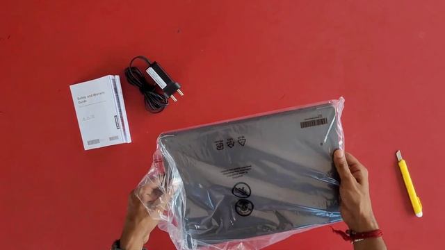 Lenovo V14-IGL Unboxing смотреть онлайн