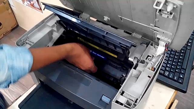 HP laserjet 3020- how to open cartridge смотреть онлайн