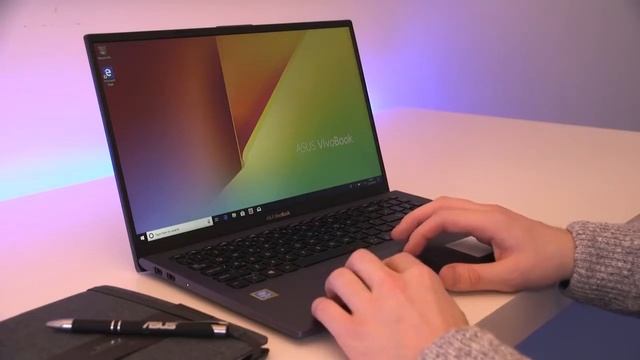 ASUS VivoBook 15 Thin and Light Laptop смотреть онлайн