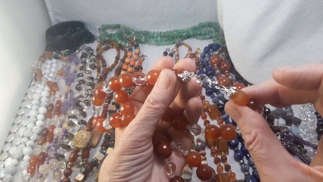 УРАЛЬСКИЕ САМОЦВЕТЫ В БУСАХ?НОВИНКИ ИРИНЫ БЕЛИЦКОЙ?URAL GEMS IN BEAD?NEW ITEMS FROM IRINA BELITSKYA смотреть онлайн
