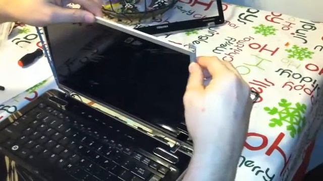 Laptop screen replacement / How to replace laptop screen Toshiba Satellite M505-S74940 смотреть онлайн