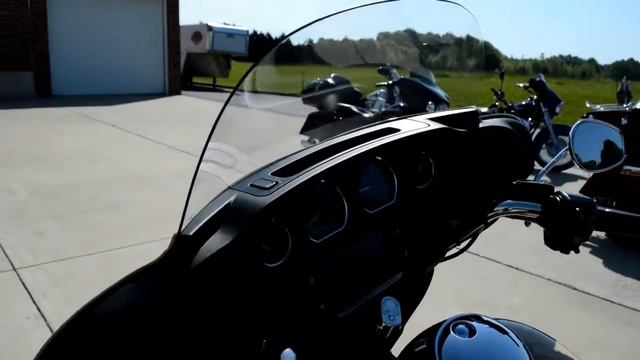 SOLD! 2014 Harley-Davidson® FLHTCU - Electra Glide® Ultra Classic® Sand Pearl & Canyon Brown Pearl смотреть онлайн