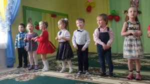 Маленький ёжик,  четверо ножек