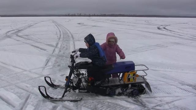 Дети на снегоходе смотреть онлайн