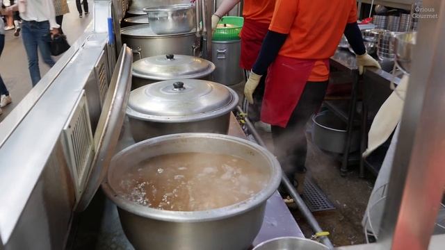 Hand Pulled Dough Soup - Sujebi │ Mangwon Market, Seoul Korea │ Street Food In Korea