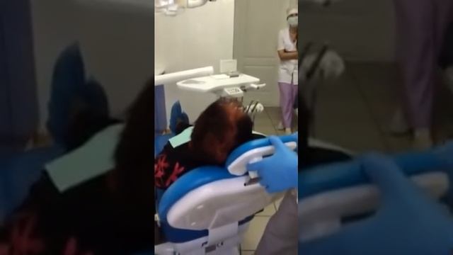 Бабка у врача смотреть онлайн