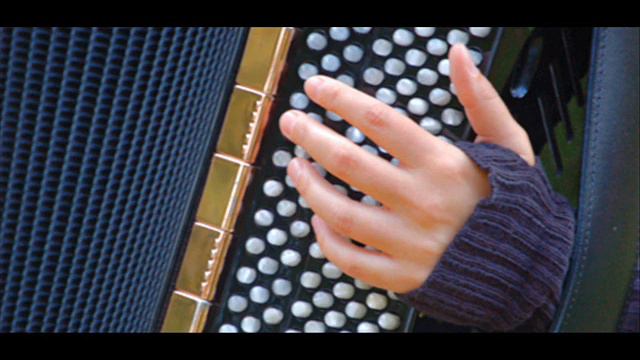 Το ακκορντεόν / To akkordeon ... by friends Kostas and Vasso смотреть онлайн