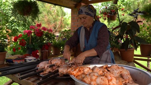 Rustic BBQ Chicken and Potato Feast смотреть онлайн