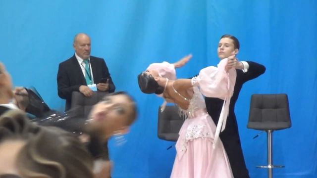 22.06.2023. В ритмах лета. Всероссийские соревнования ФТСАРР. Юниоры 2. Стандарт. смотреть онлайн