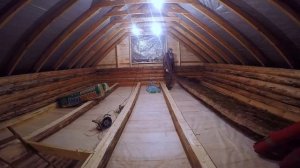 Часть 5. Выравниваем и утепляем пол второго этажа. Строим баню сами.