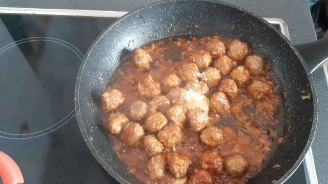 Фрикадельки в томатно-сметанном соусе. Всё просто и Очень Вкусно!