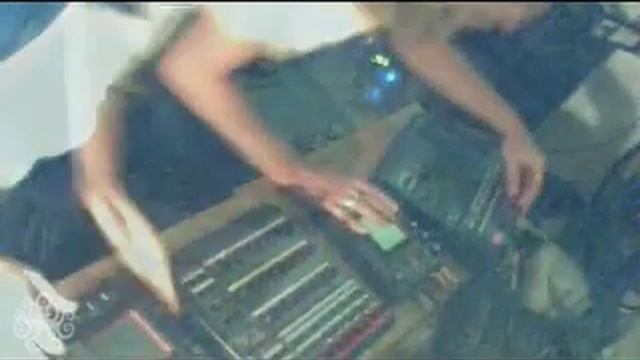 B-Film Ltd / Live at My House part 2 - Thumbs Up смотреть онлайн