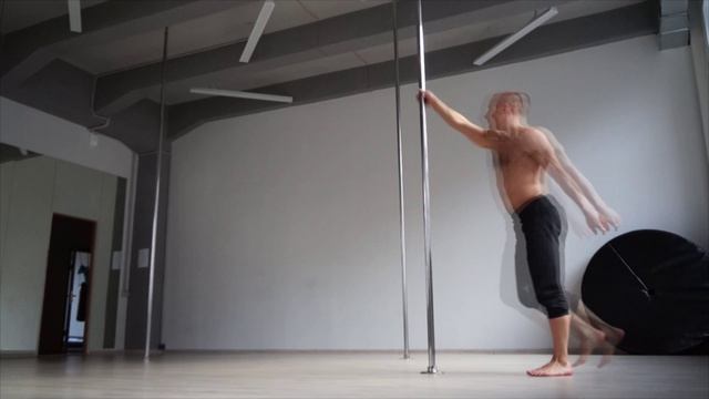 PoleTricks ! Заход на флажок с размаху. ФЛЯК НА ПИЛОНЕ ! Flick Shakirov Alexandr смотреть онлайн