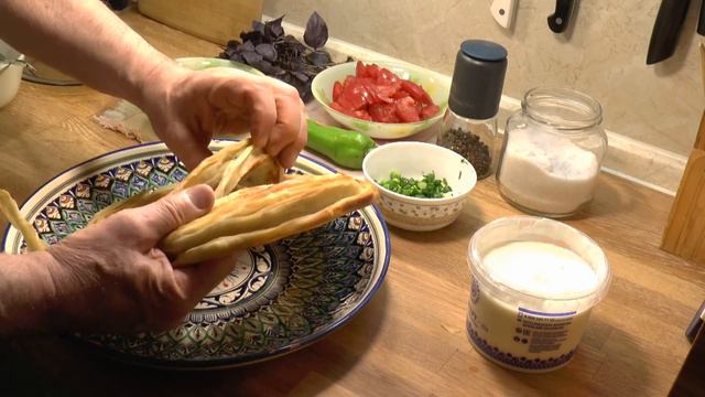 Курутоб.Таджикское блюдо вкусное и простое. Курут, об, фатир. смотреть онлайн