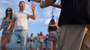 Реакция россиян на украинскую песню.Роман Конограй