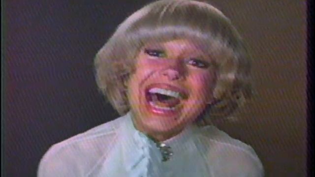 Christie Brinkley in 1983 Waterpik Commercial смотреть онлайн