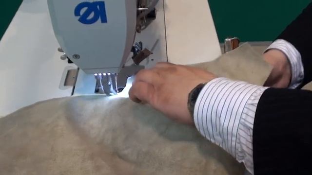 Втачивание толстого канта на машине Durkopp Adler 867 смотреть онлайн