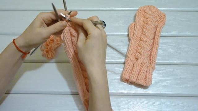 Варежки с косами спицами. Мастер-класс.