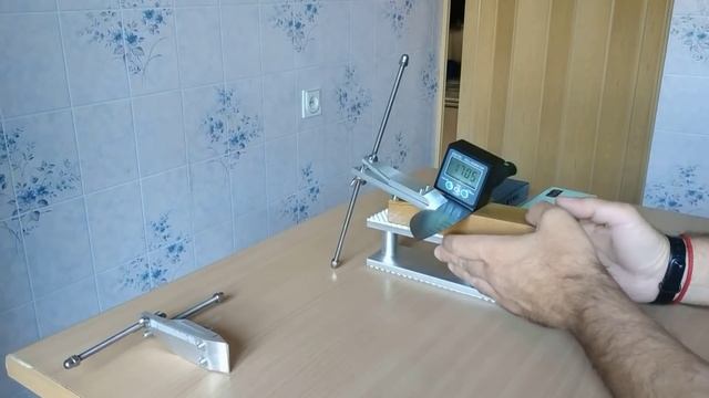 Подставка для точильных камней с регулировкой по высоте. Прототип. смотреть онлайн