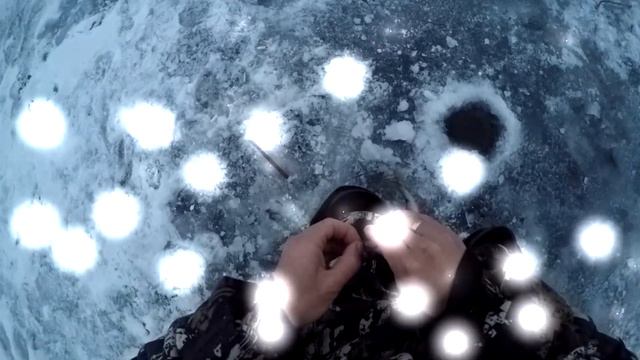 ПРИЕХАЛ за ЖИВЦОМ, а ПОЙМАЛ БОЛЬШУЮ ЩУКУ! ЗИМНЯЯ РЫБАЛКА на ЖЕРЛИЦЫ! смотреть онлайн