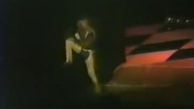 Motley Crue live in 1985 - Use It Or Lose It смотреть онлайн