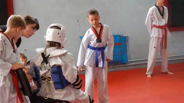 Бой 25. Тхэквондо Первенство СК Кубертен 28.05.2016 смотреть онлайн