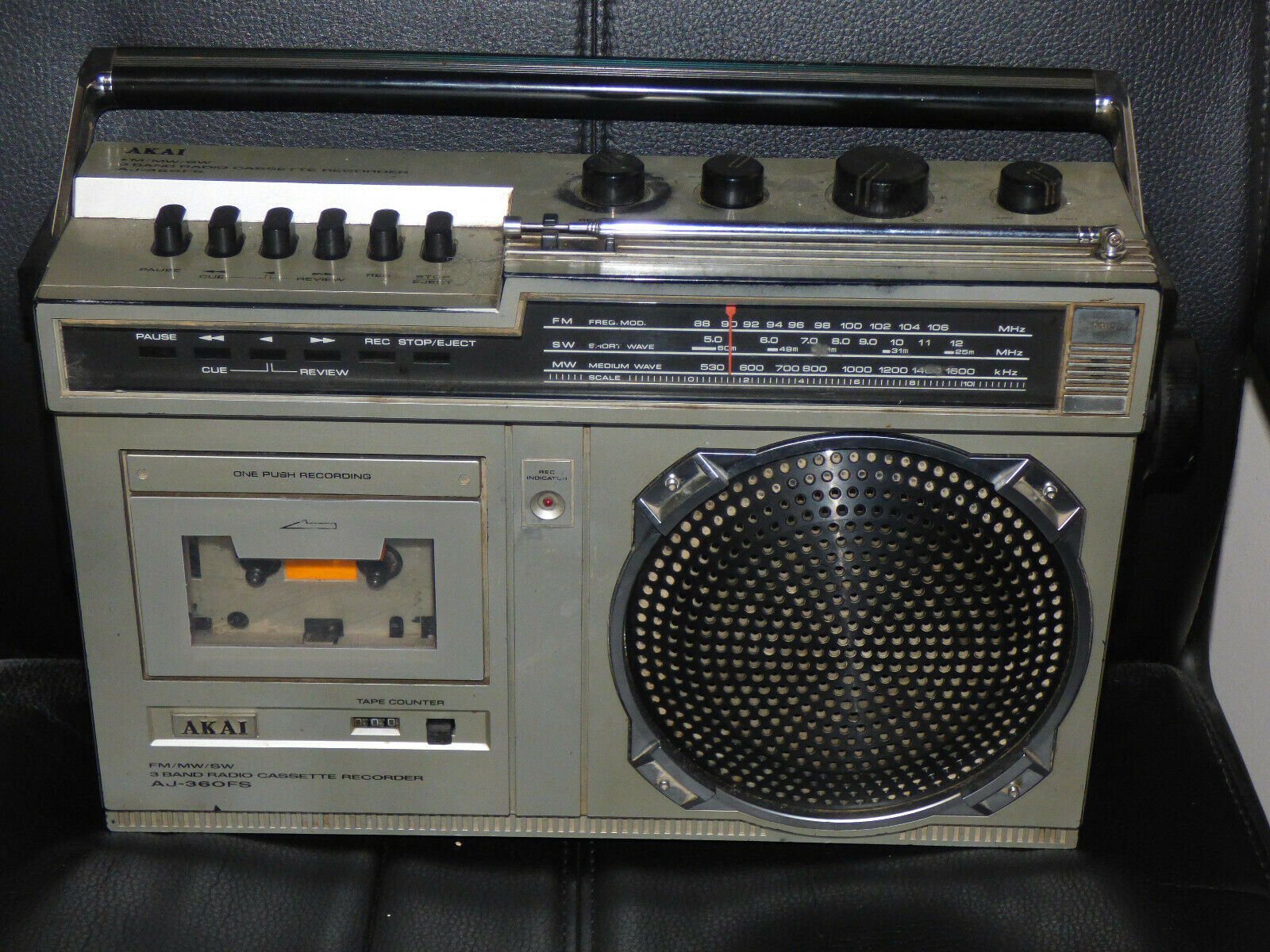 Vintage Akai Aj-360Fs Radio-Cassette Boombox. смотреть онлайн
