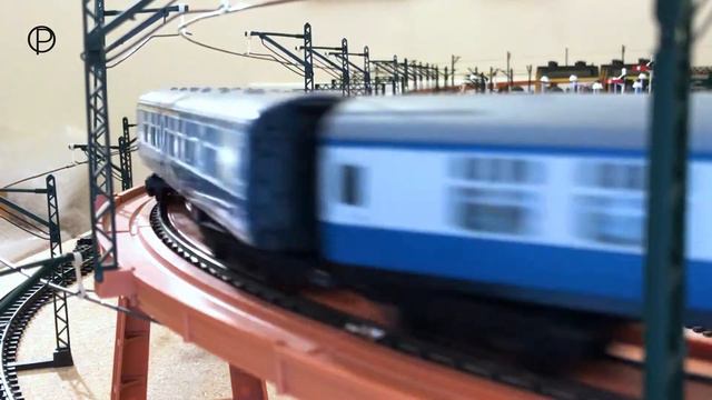 Tri-ang Hornby R.753 E3001 BO-BO Electric Loco With Two Pantographs & R.251 Class 3F Tender Loco