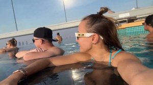 AURA SKYPOOL DUBAI | Инфинити бассейн с обзором 360 градусов.