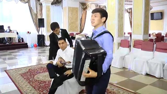 Попурри на домбре и баяне 15.07.2017. смотреть онлайн