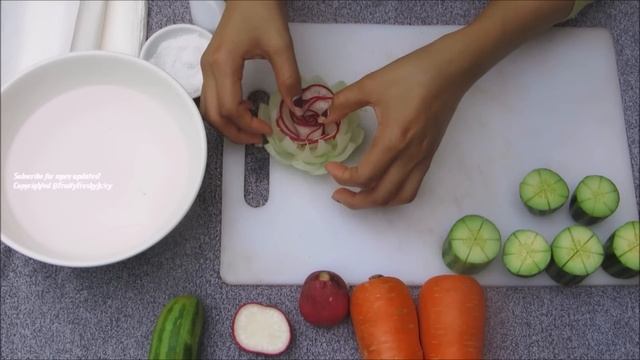 Attractive Garnish of Radish & Carrot Rose Flowers with Onion & Cilantro Designs смотреть онлайн