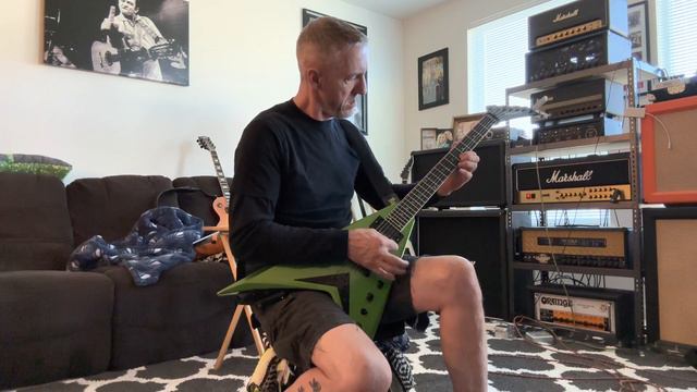 Day 2 with the new Dave Mustaine Kramer V смотреть онлайн