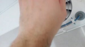 Новый вентилятор в ванной шумит