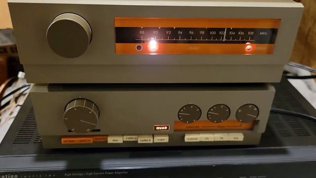 Quad 33 Preamplifier and FM 3 Tuner paired with a Harmon Kardon Citation Twenty Two Amplifier смотреть онлайн