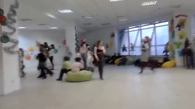 На утреннике с Ун-Моменто 27 12 2017 -2 смотреть онлайн