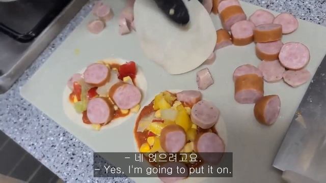 ENG | 투가이즈푸드 탄탄면 & 만두피 피자 만들기 ENG | Two Guys Food Dandan Noodles & Mandu Skin Pizza Making#koreafoo смотреть онлайн