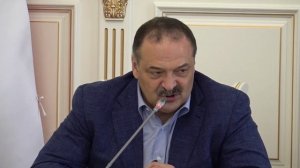Глава Дагестана разносит чиновников