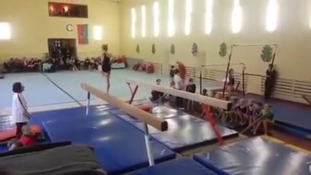 Рэбэка на бревне смотреть онлайн