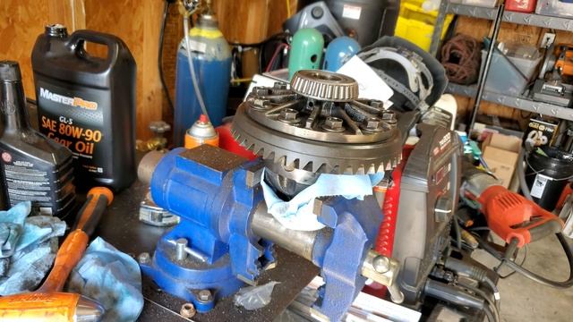 Nissan Frontier C200 differential rebuild Part 2 смотреть онлайн