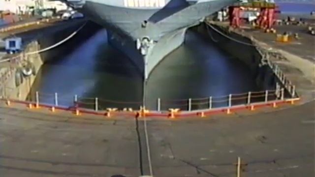 Time Lapse of Intrepid going into Dry Dock Bayonne NJ смотреть онлайн