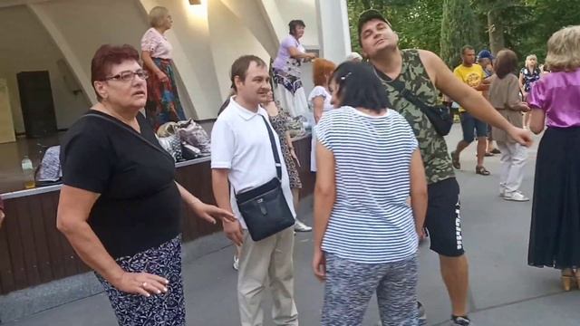 Так устроены мужчины!!!??Танцы в парке Горького!!! ??Харьков 2021 смотреть онлайн
