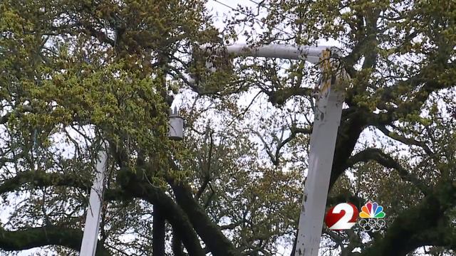 Home destroyed by falling tree, West Milton смотреть онлайн