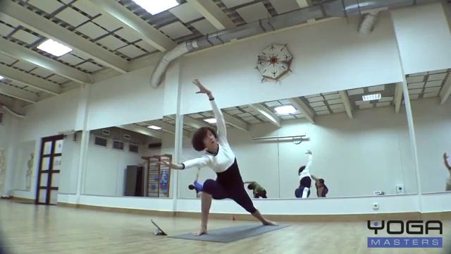 Йога для начинающих в домашних условиях | 1 час комплекс на все тело. Позы йоги - Тренировка №1 смотреть онлайн