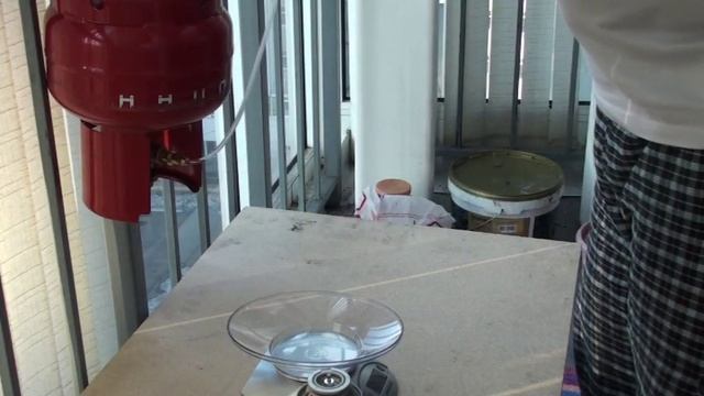 Перезарядка различных туристических газовых кемпинг баллонов пропаном... смотреть онлайн