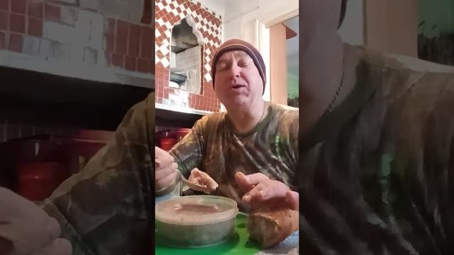 На обзор домашний холодец из магазина красного и белого