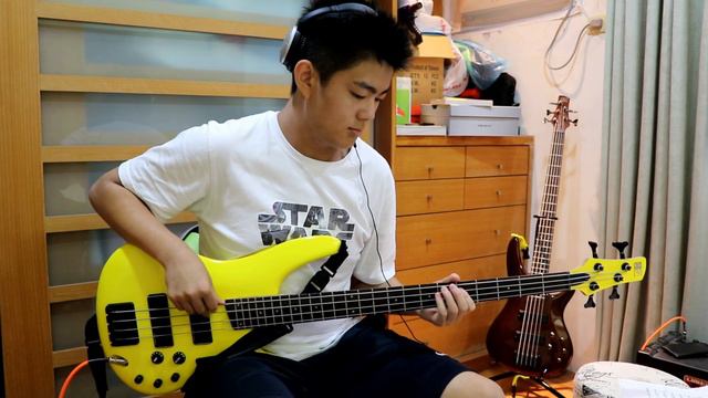 Cantaloupe Island on electric bass смотреть онлайн