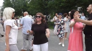 Бессовестно красивая.